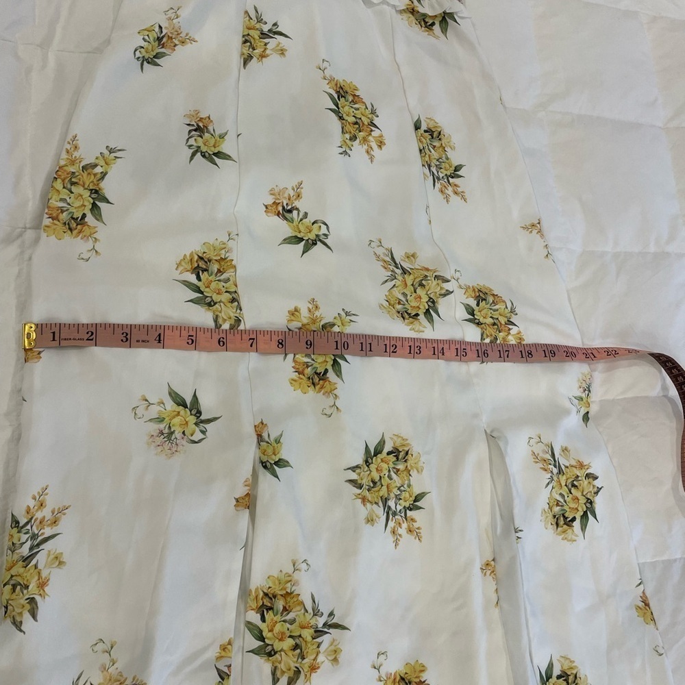 Show Me Your MuMu size Medium White Floral Dress With two Front Slits - Picture 9 of 16